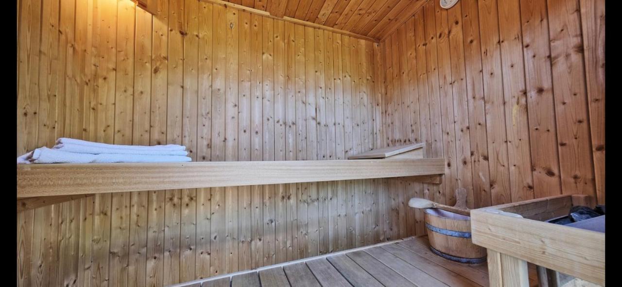 Woodside Lodge Thurstaston ภายนอก รูปภาพ