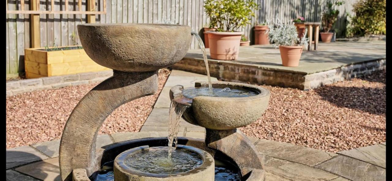 Woodside Lodge Thurstaston ภายนอก รูปภาพ
