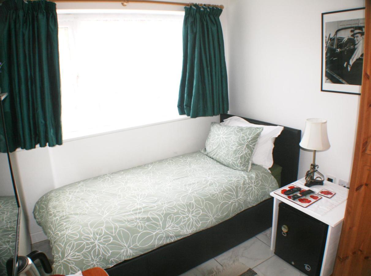 Woodside Lodge Thurstaston ภายนอก รูปภาพ